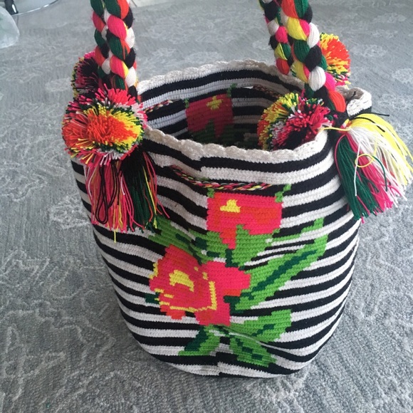 Hand Woven Shoulder Bag - Picture 2 of 5